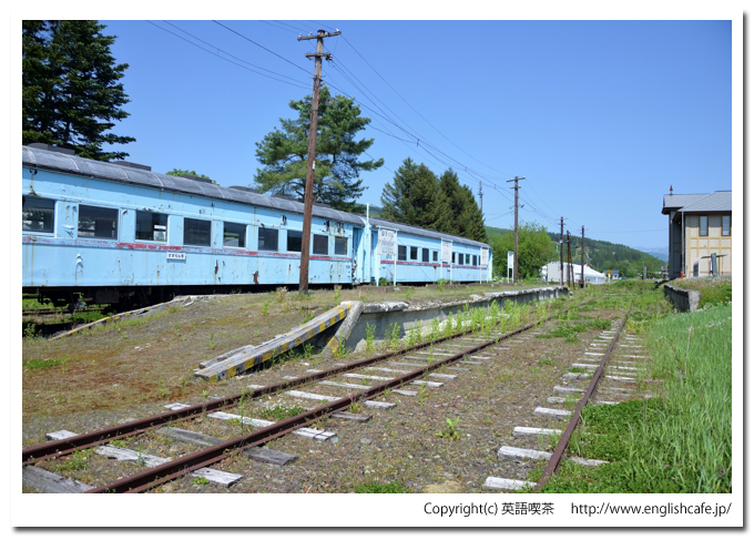 振内駅（旧富内線）、客車とホームとレール（北海道沙流郡平取町）