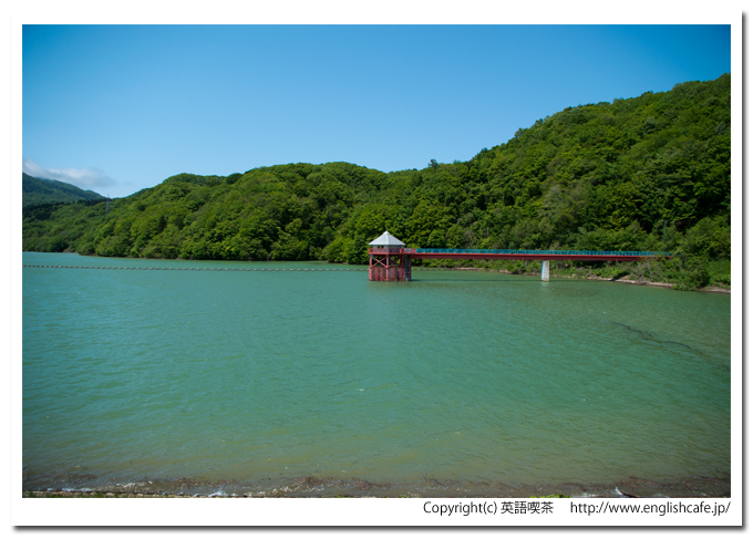 上磯ダムのダム湖（北海道北斗市）