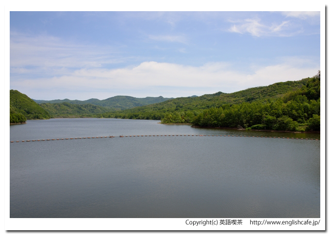 愛別ダム、愛別ダムの天端から見るダム湖（北海道上川郡愛別町）