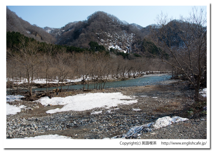 相沼内ダムと川（北海道八雲町）