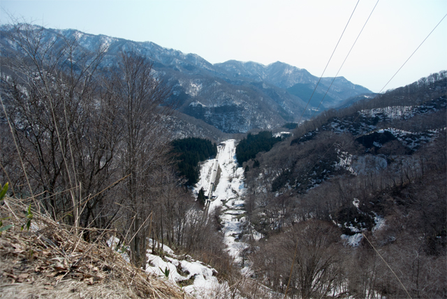相沼内ダムと山の風景（北海道八雲町）