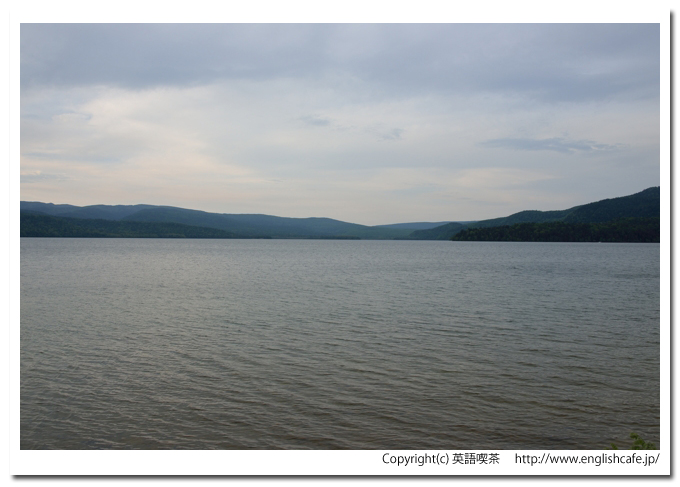 阿寒湖、阿寒湖を望む（北海道阿寒町）