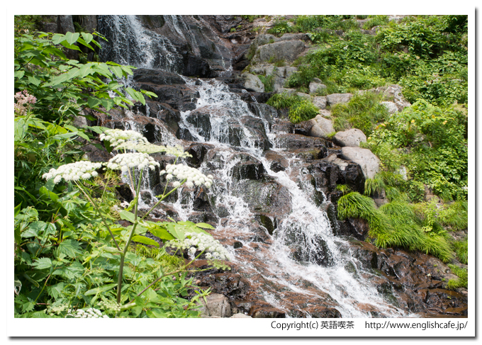 美笛の滝、滝の下の方へ（北海道千歳市）