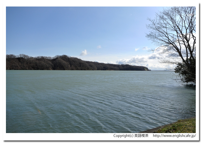 幌別ダム、ダム湖畔から見る湖（北海道登別市）