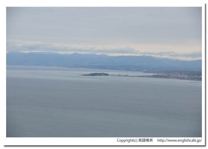 夷王山、次に江差方面へアップ気味に（北海道檜山郡上ノ国町）
