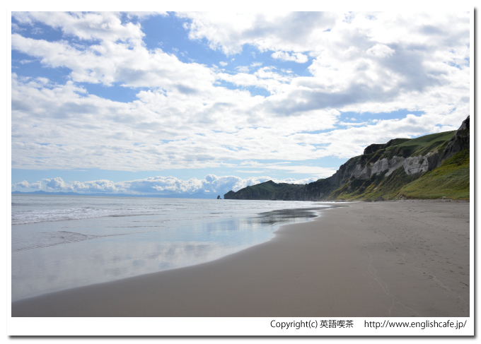 イタンキ浜、イタンキ浜と崖の中海寄りへ（北海道室蘭市）