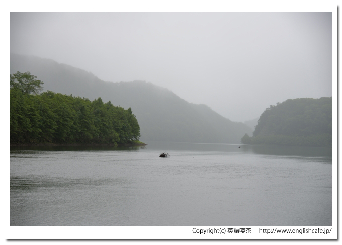 岩松ダム、ダム湖の奥側の風景（北海道上川郡新得町）