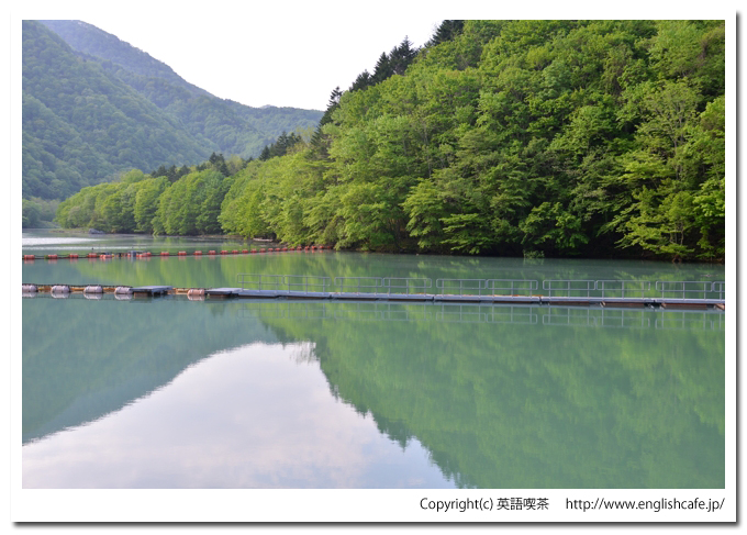 岩清水ダム、岩清水ダムの堤体付近の湖風景（北海道新冠郡新冠町）