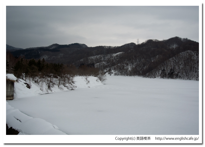 上磯ダムとダム湖（北海道北斗市）