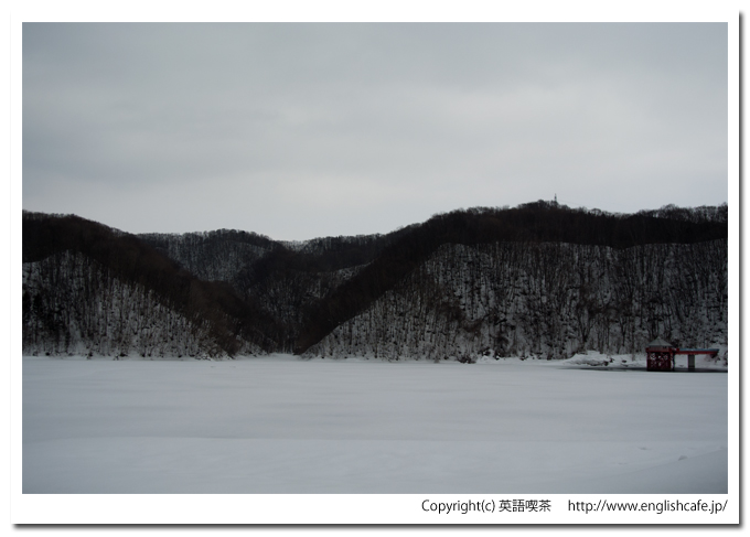 上磯ダムとダム湖（北海道北斗市）