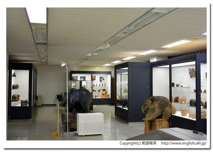 木彫り熊発祥の地、八雲町木彫り熊資料館（北海道二海郡八雲町）