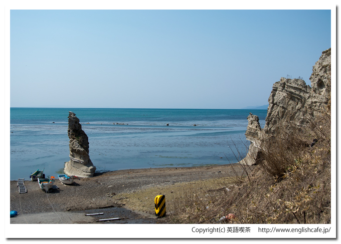 くぐり岩へ（北海道乙部町）
