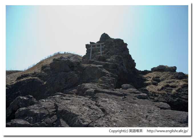 神の道と鳥居（北海道檜山郡上ノ国町）