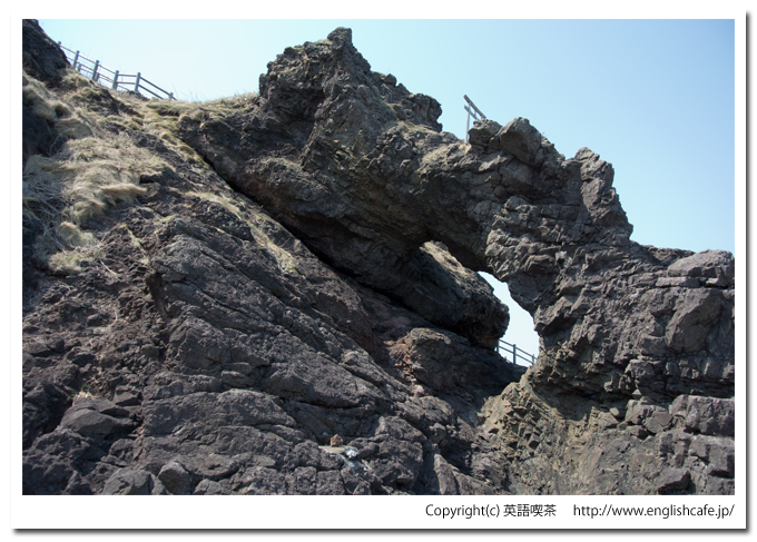 神の道と鳥居（北海道檜山郡上ノ国町）