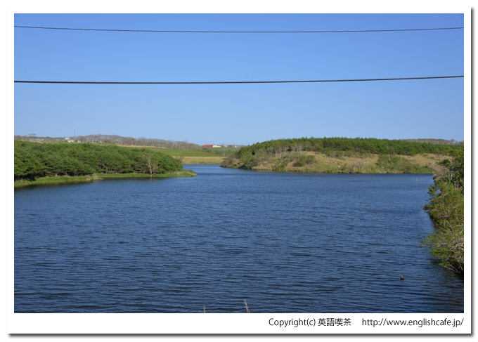 牧の内ダム、ダム湖から堤体側とは反対側を見る（北海道根室市）