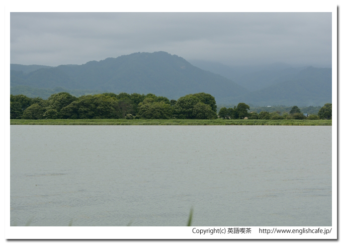 宮島沼、宮島沼の湖面と田園（北海道美唄市）