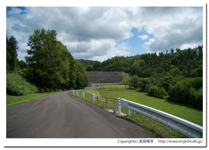 日新ダム、堤体前までの道（北海道上富良野町）