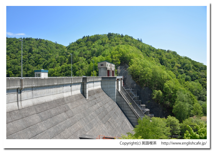 様似ダム（北海道様似郡様似町）、様似ダムの堤体