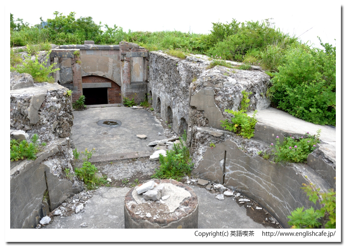 戦闘指令所跡、戦闘指令所の正面側から（北海道函館市）