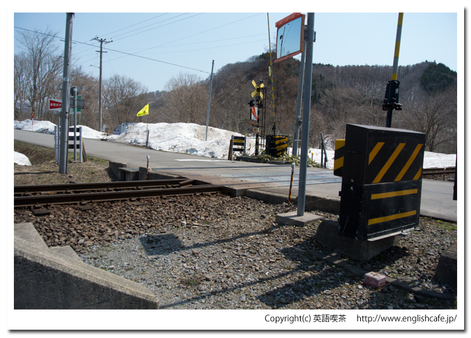 神明駅の踏切（北海道檜山郡上ノ国町）
