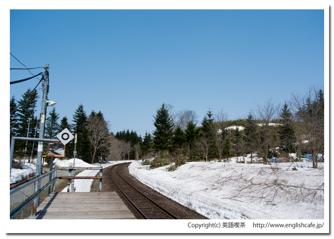 神明駅の江差方面行の線路（北海道檜山郡上ノ国町）