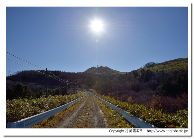 白神岳、白神岳に通じる林道から見る白神岳山頂付近（北海道松前郡松前町）