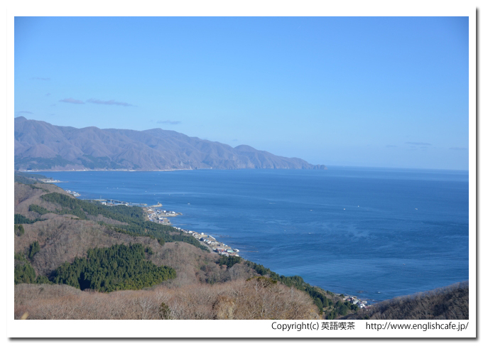 白神岳、白神岳に通じる林道から見る海岸の風景をクローズアップ（北海道松前郡松前町）