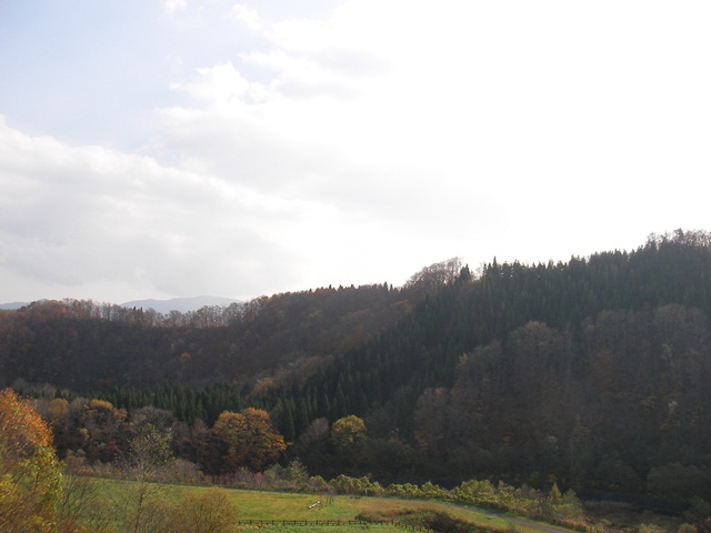 知内ダムと周辺の山（北海道上磯郡知内町）