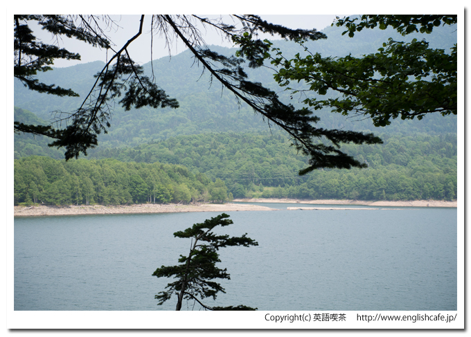 タウシュベツ展望台から見るタウシュベツ橋梁（北海道上士幌町）