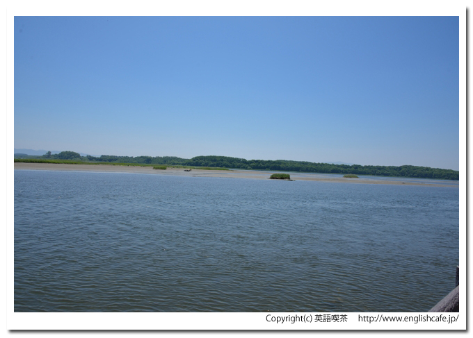 濤沸湖、濤沸湖の湖面、向かって右側へ（北海道網走市）