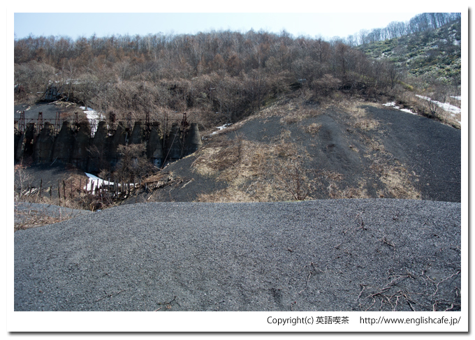 中外鉱山跡の立型焙焼炉（北海道檜山郡上ノ国町）