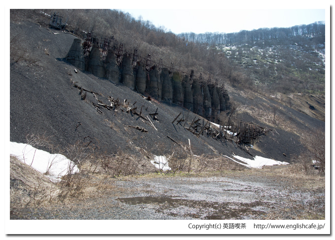 中外鉱山跡の立型焙焼炉（北海道檜山郡上ノ国町）