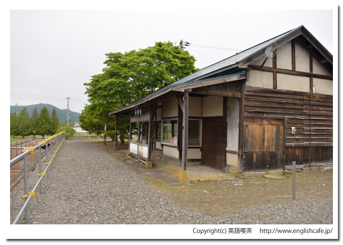 旧忠類駅（旧広尾線）、忠類駅のホーム側からの駅舎（北海道中川郡幕別町）