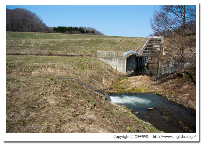 うぐい川ダムの前（北海道檜山郡江差町）