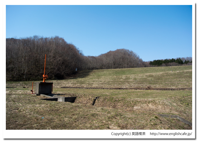 うぐい川ダム、堤体の前（北海道檜山郡江差町）