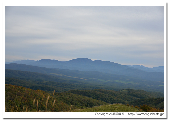 歌島高原、歌島高原と山の景色（北海道島牧村）