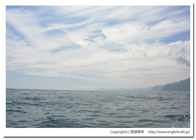 矢越岬（クルーズ編）、海上から見る連なる岬（北海道上磯郡知内町）