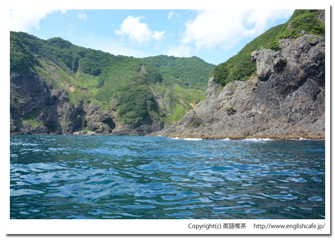 矢越岬（クルーズ編）、船上から眺める海岸の様子（北海道上磯郡知内町）