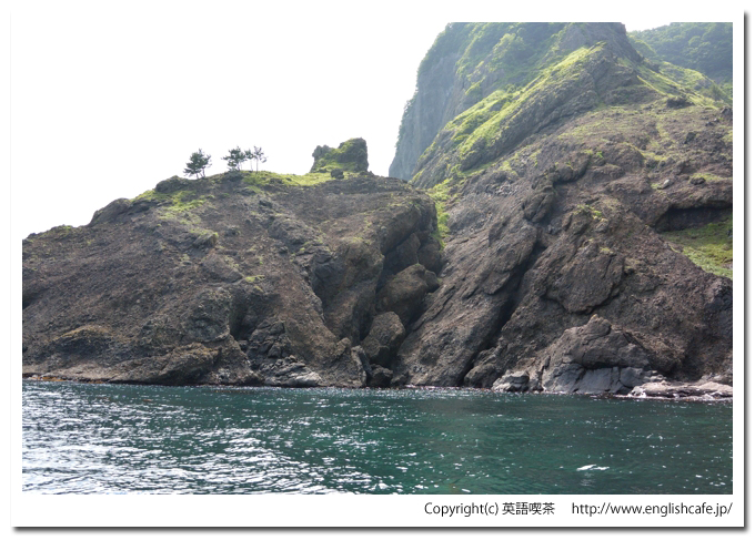 矢越岬（クルーズ編）、集落の断崖（北海道上磯郡知内町）