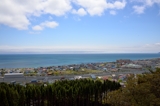 薬師山と芝桜（北海道上磯郡木古内町）